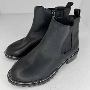 Torrid Womens 17617515 Black Slip On Zipper Chelsea Size 8WW Ankle Bootie